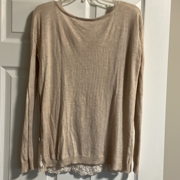 RD Style large oatmeal color top.  Very soft and so cute! - Picture 4 of 4